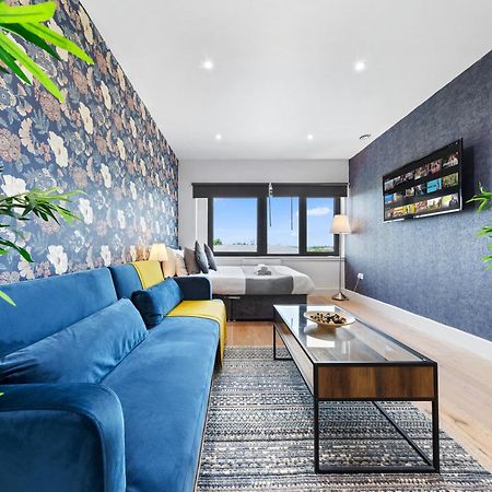 Modern One Bedroom Flat - Sleeps 5 -Near Heathrow - London Ub3 Dış mekan fotoğraf