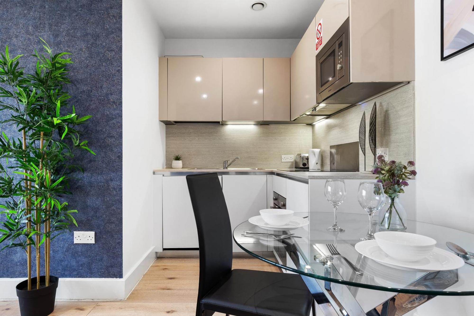 Modern One Bedroom Flat - Sleeps 5 -Near Heathrow - London Ub3 Dış mekan fotoğraf